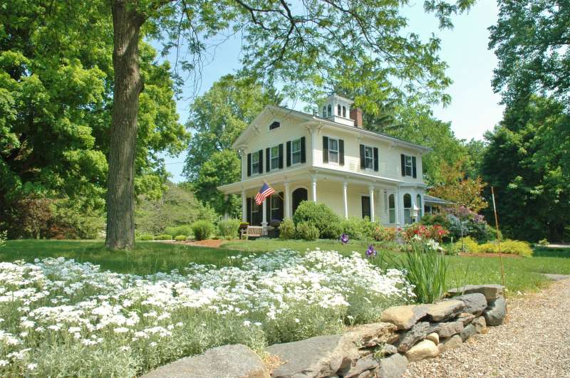 26. Brookfield, CT Money