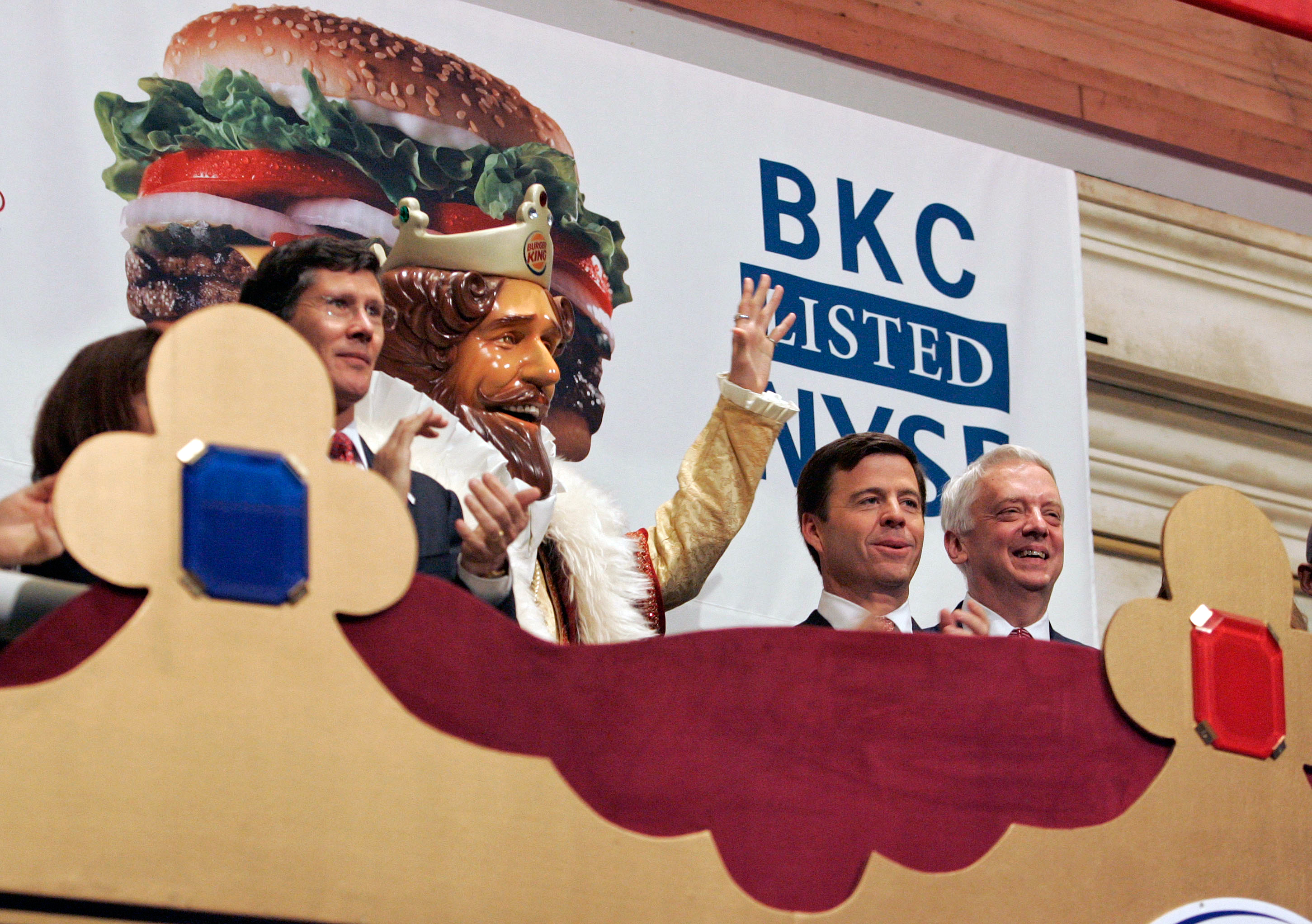 THE KING COMES HOME
In 1997, Grand Metropolitan merged with Guinness, forming Diageo. The new company decided to focus on liquor instead of food, and sold Burger King to a mix of private equity firms in 2002. The company went public with a New York Stock Exchange listing in 2006.