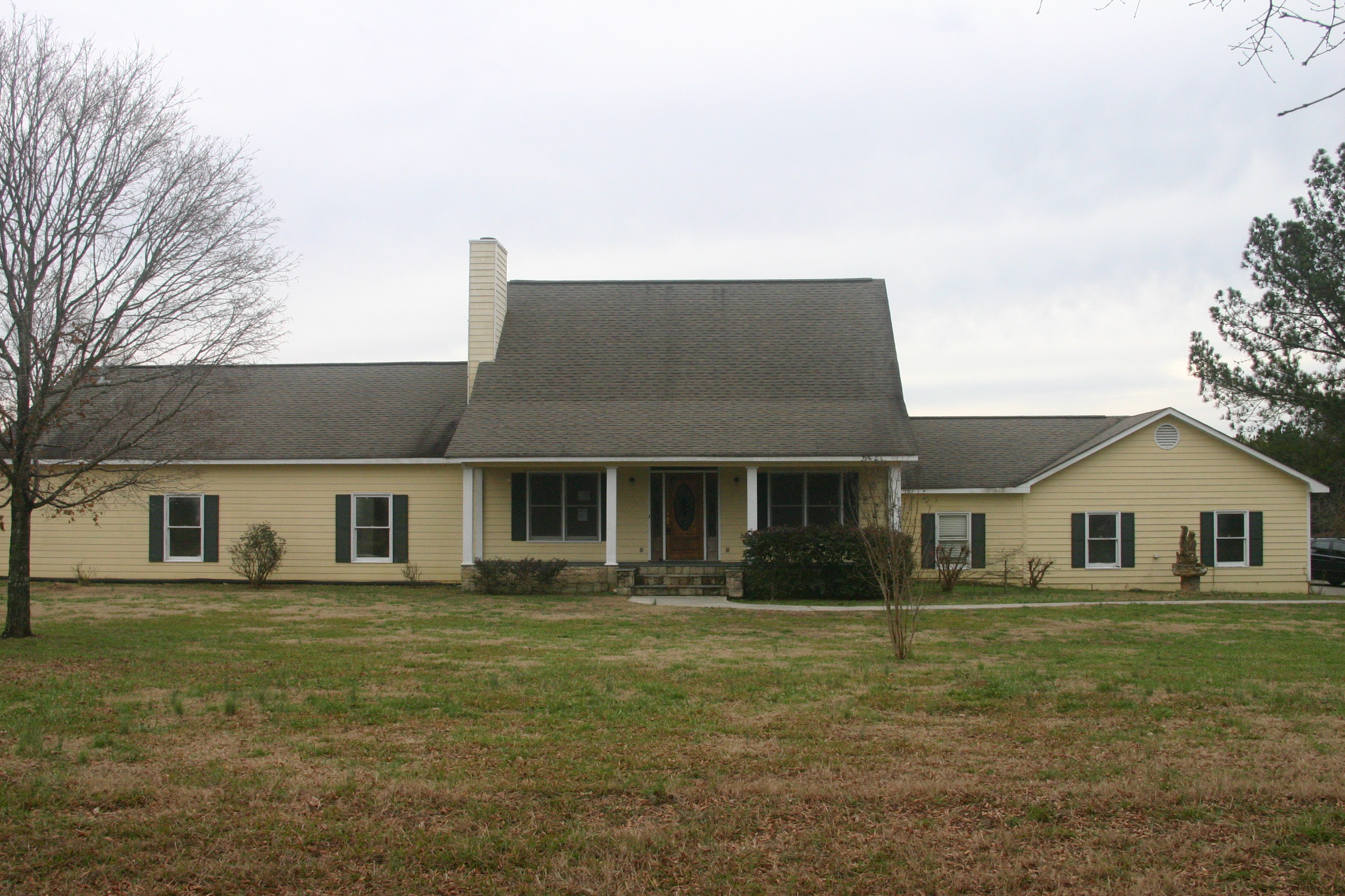 LIVING THEIR DREAM. Who: Megan and Justin M.
Where: Taylorsville, Georgia.
Before: "We found a foreclosure not yet on the market. We could not afford to have the work done, so we bought tools and watched YouTube videos on everything from building walls, electrical, and plumbing to upholstery and tile."
