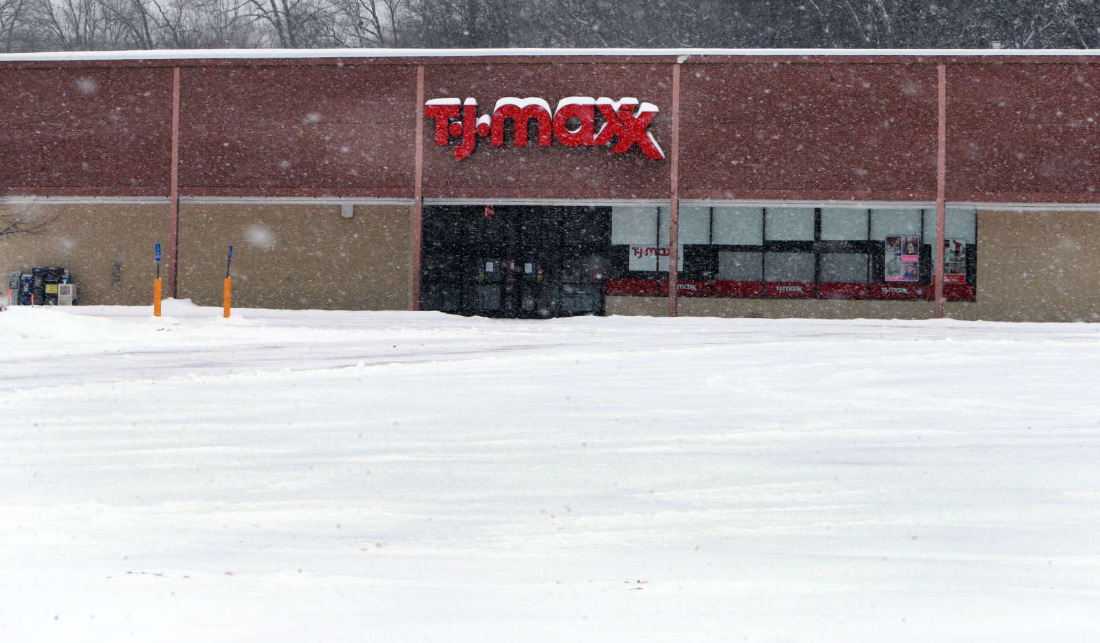 How Snow, Winter Weather Affects Retail Sales, Shopper Behavior Money