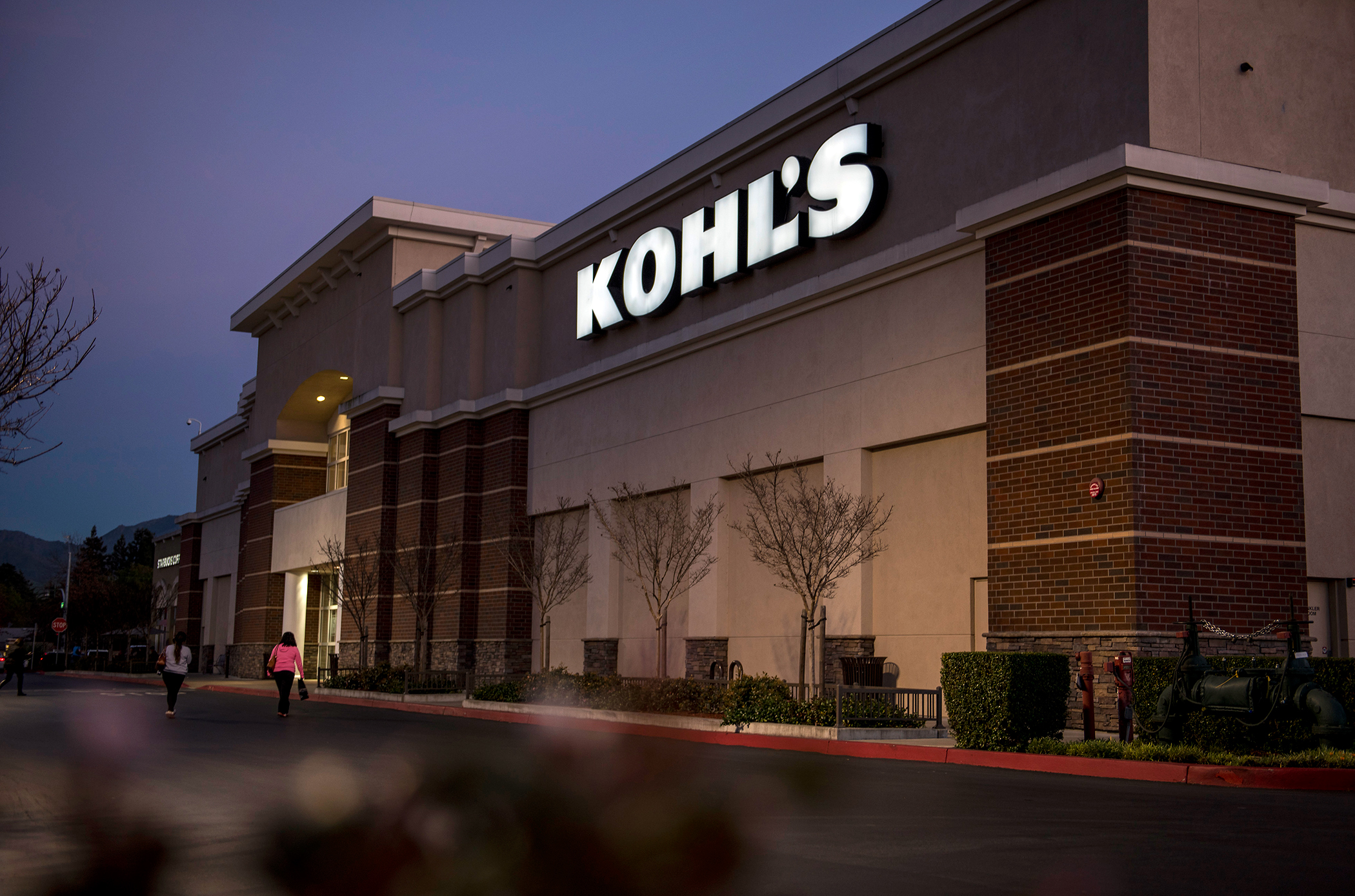 Kohl's Is Staying Open for 170 Hours Before Christmas Money