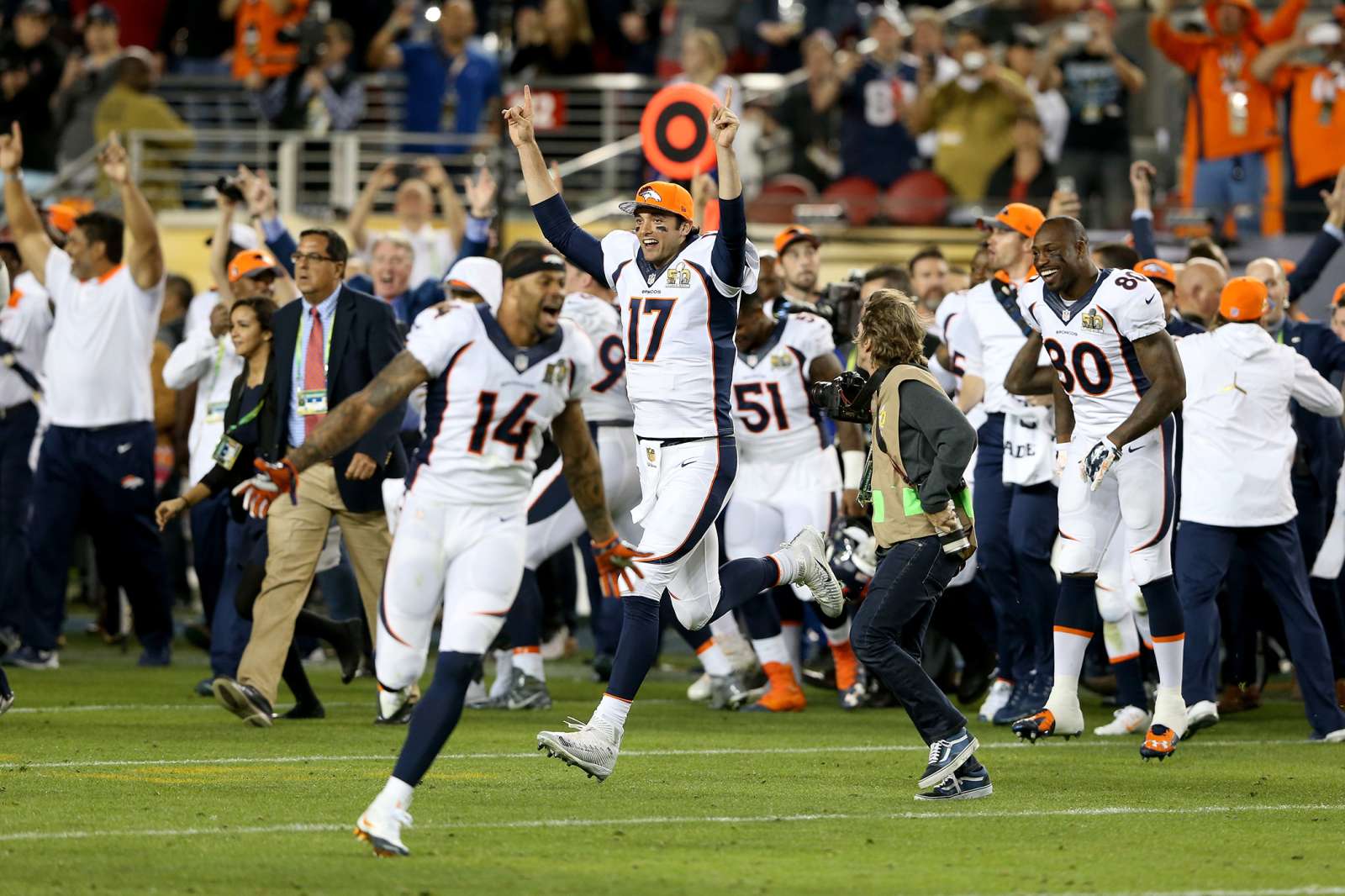 denver-broncos-win-super-bowl-50-24-10