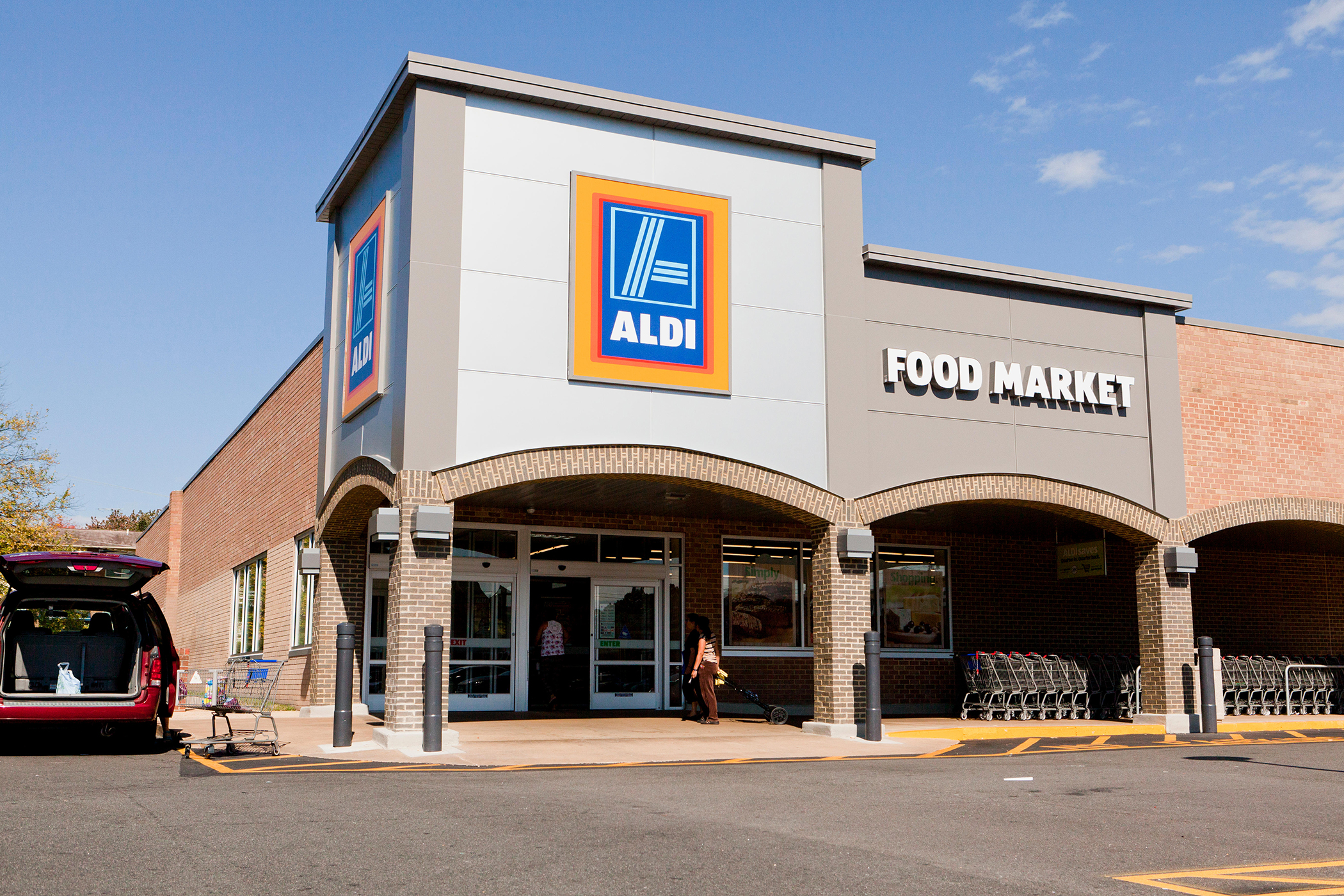 Aldi, Low Price Grocery Store, Starts Accepting Credit ...