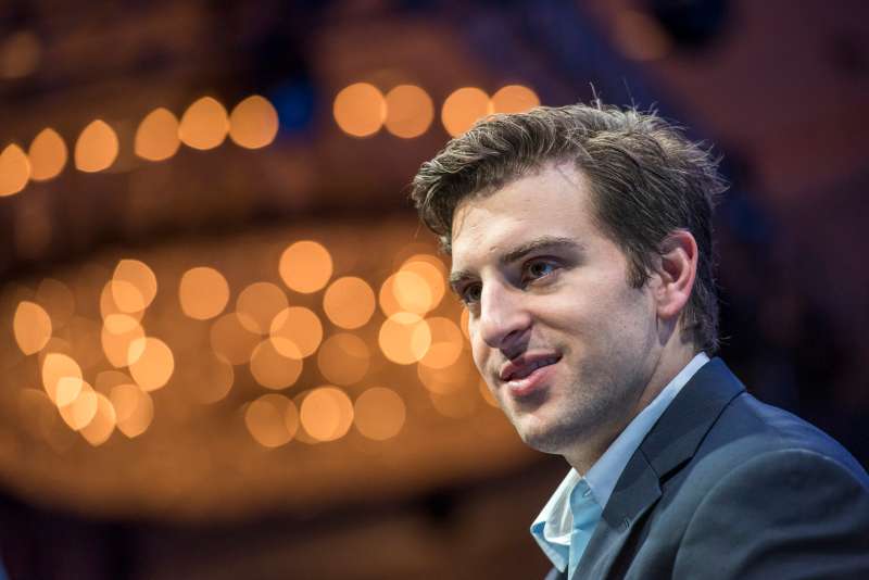 airbnb-founders-pledge-to-donate-wealth-to-giving-pledge-money