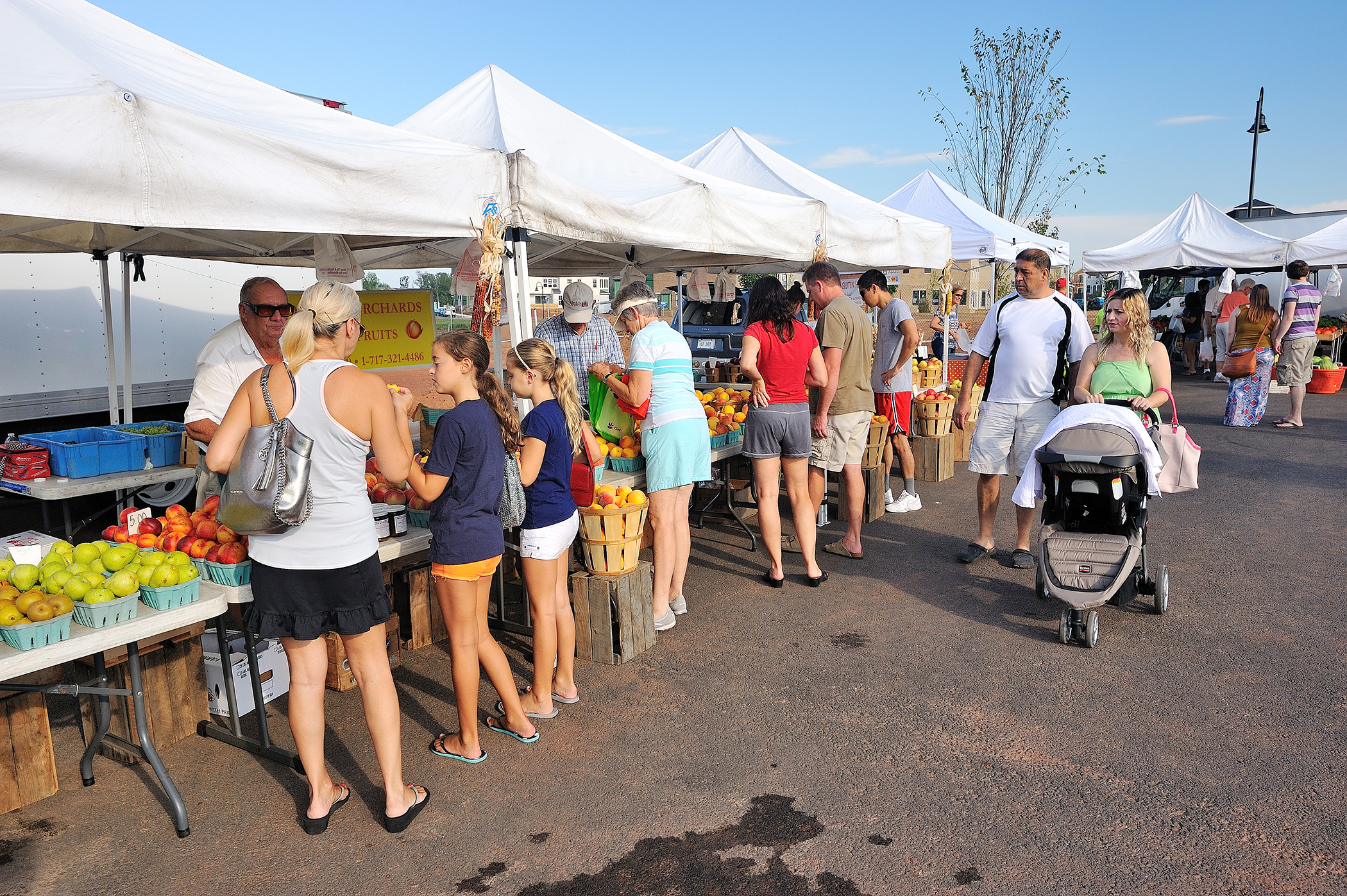 <strong>Ashburn, Virginia. </strong>At Ashburn’s epicenter is One Loudoun, a community that blends offices, shops, restaurants, entertainment, condominiums, and hotels where people gather for outdoor concerts, farmer’s markets, 5K races, and the December tree lighting ceremony.