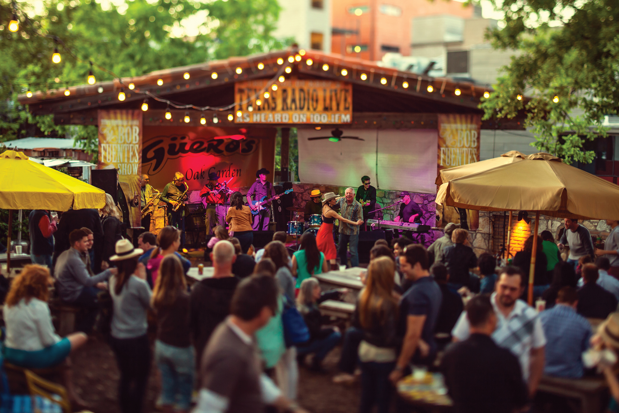 <strong>9. Austin: </strong> Median household income in Austin has gone up by almost 20% in the last five years. And you you'll find plenty of date-worthy concerts in the "Live Music Capital of the World."<em>and</em> single.