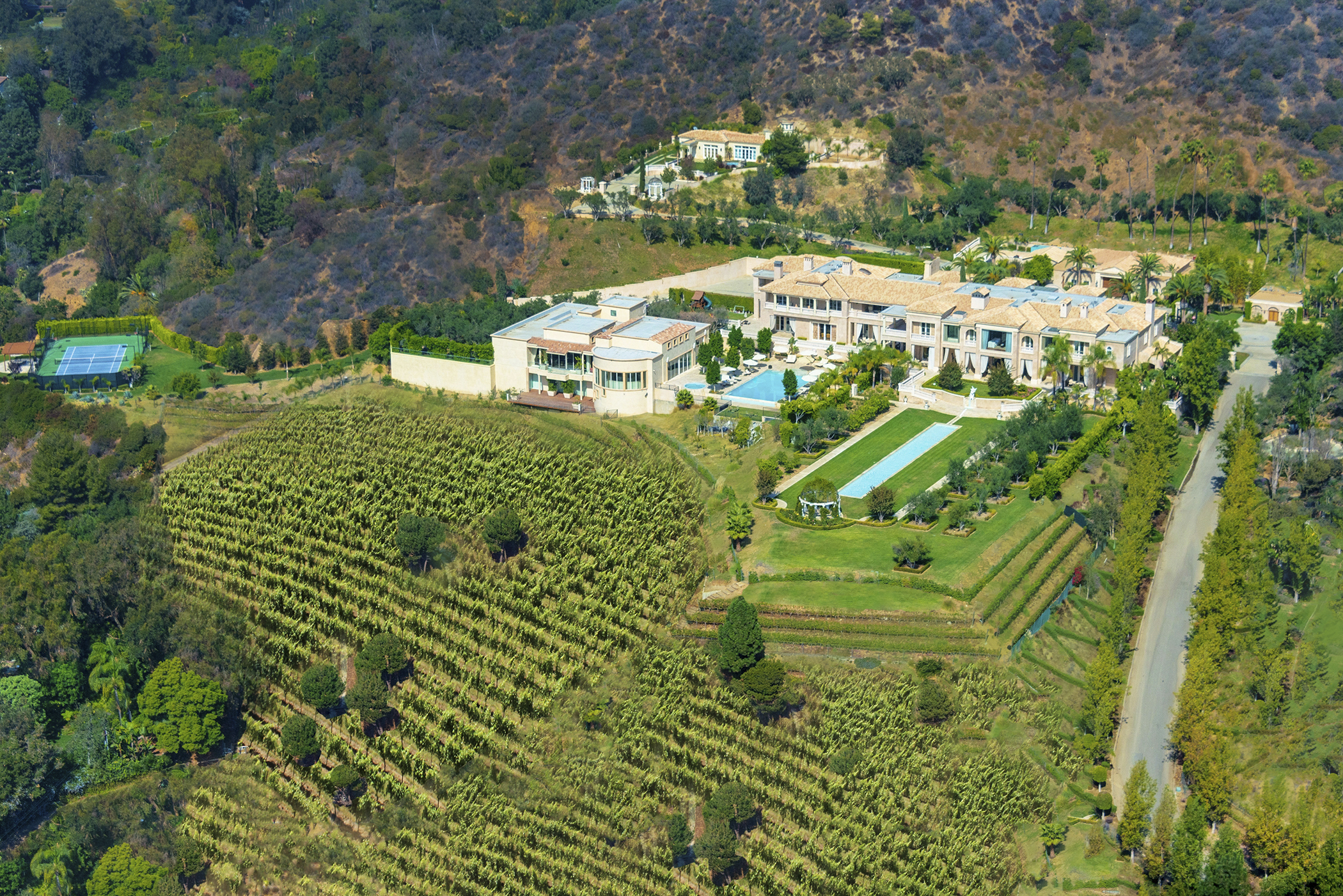 Beverly Hills Estate Palazzo di Amore Listed at 129 Million Money