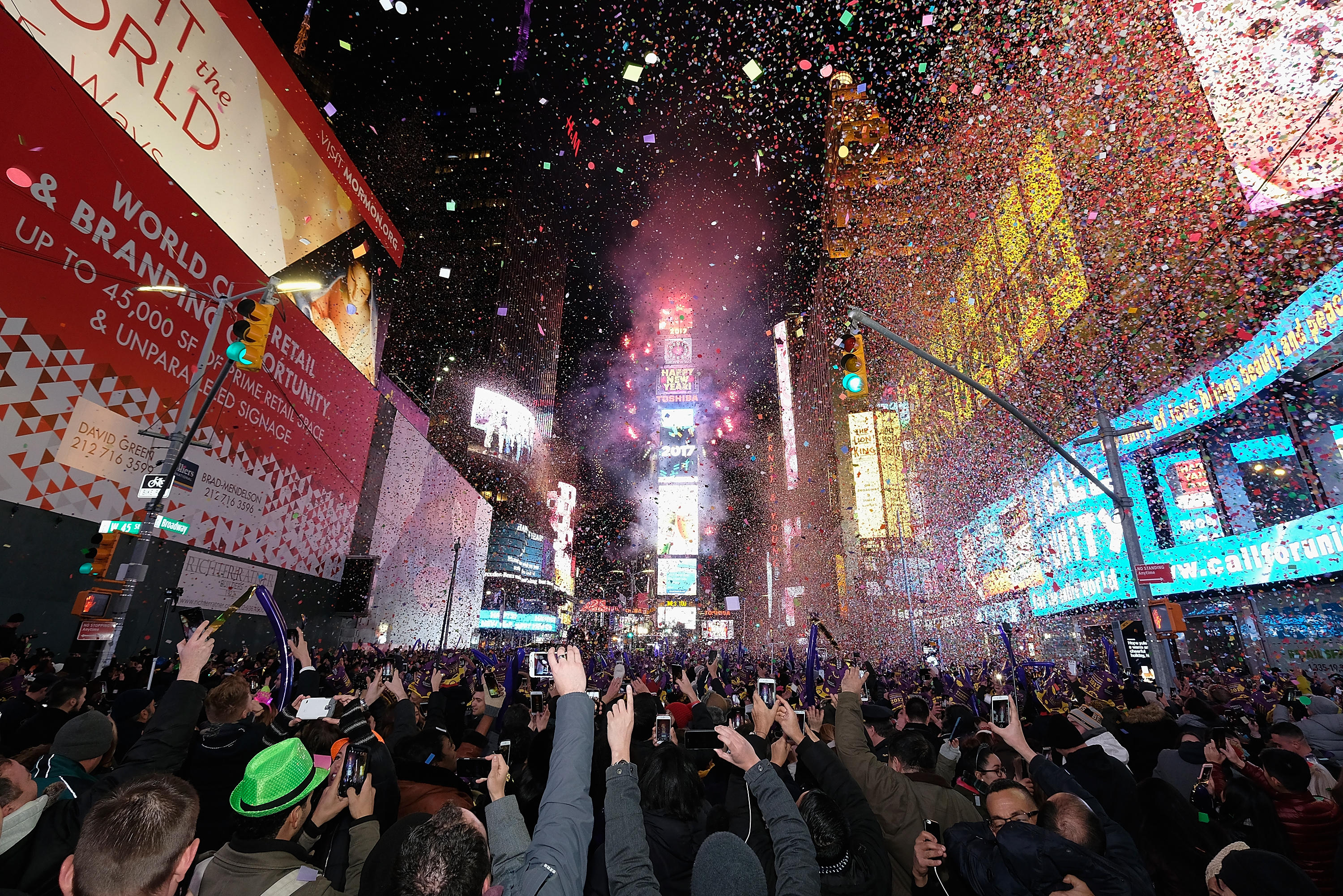 Watch The Ball Drop In Times Square Live On New Years Eve Money