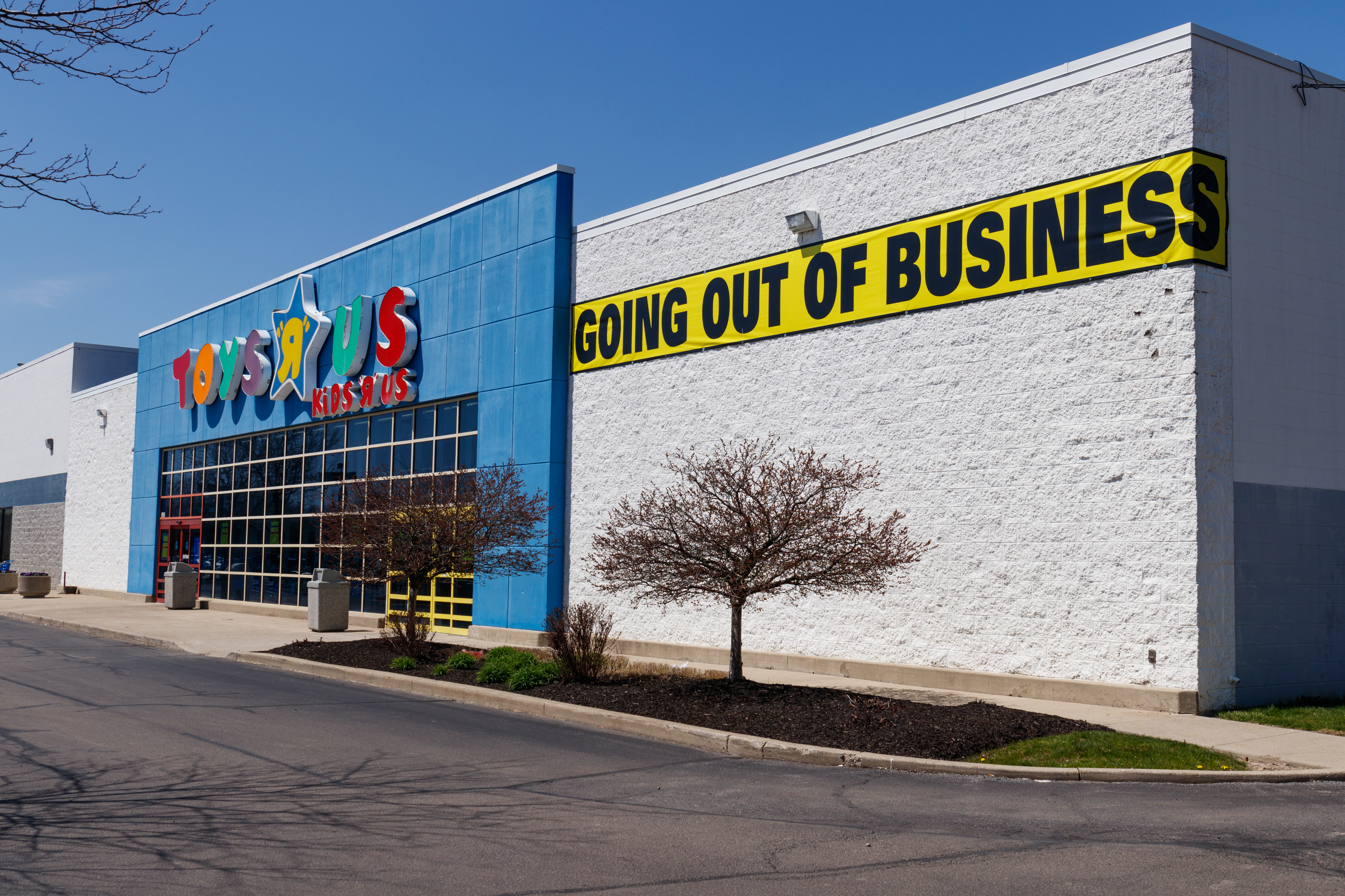 toys r us going out of business