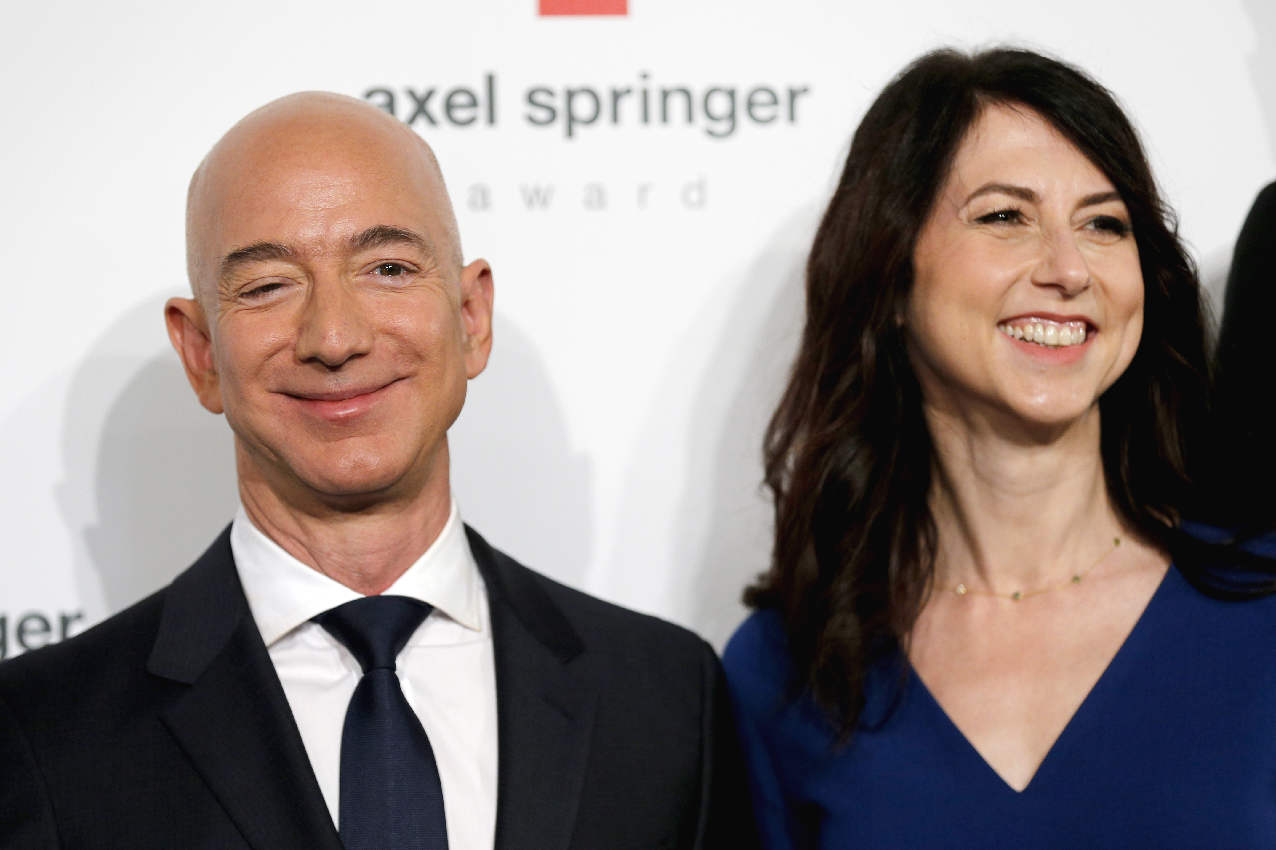 Jeff Bezos Wife Mackenzie To Divorce Her Net Worth Could Rise Money
