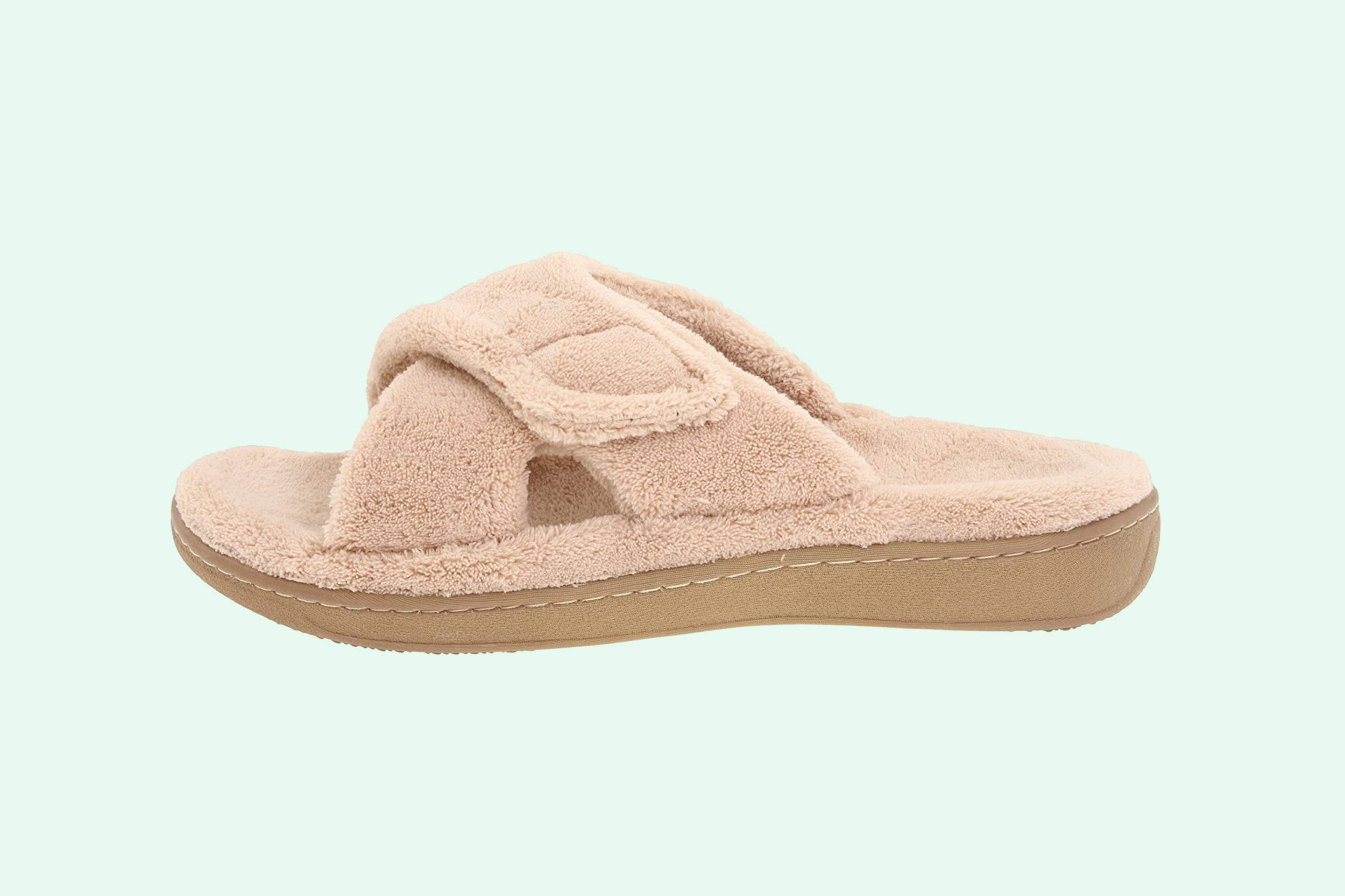 Best Slippers for Women, Men and Cold 