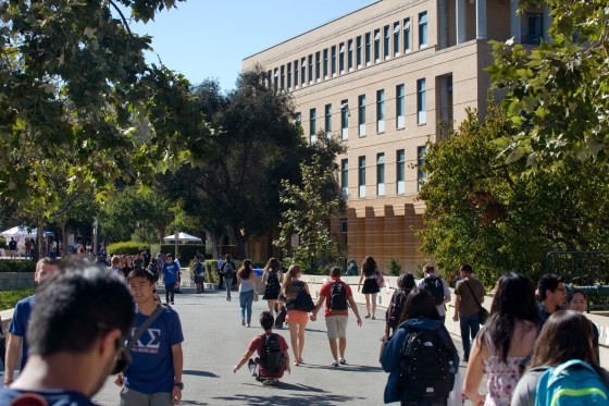 Students walking at the UC Irvine campus
